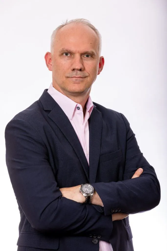 Bernhard-Stocker_Headshot-683x1024