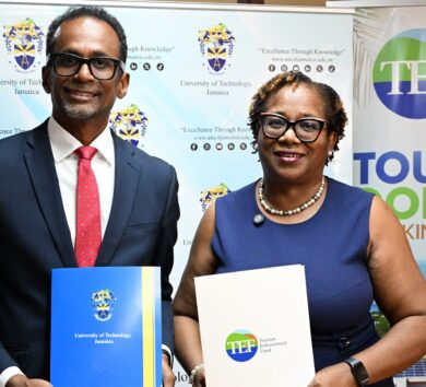 Prof. Shermaine Barrett and Dr. Carey Wallace at TEF-UTech contract mock signing event