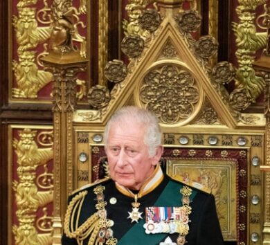 What happens in the aftermath of Queen Elizabeth’s death?