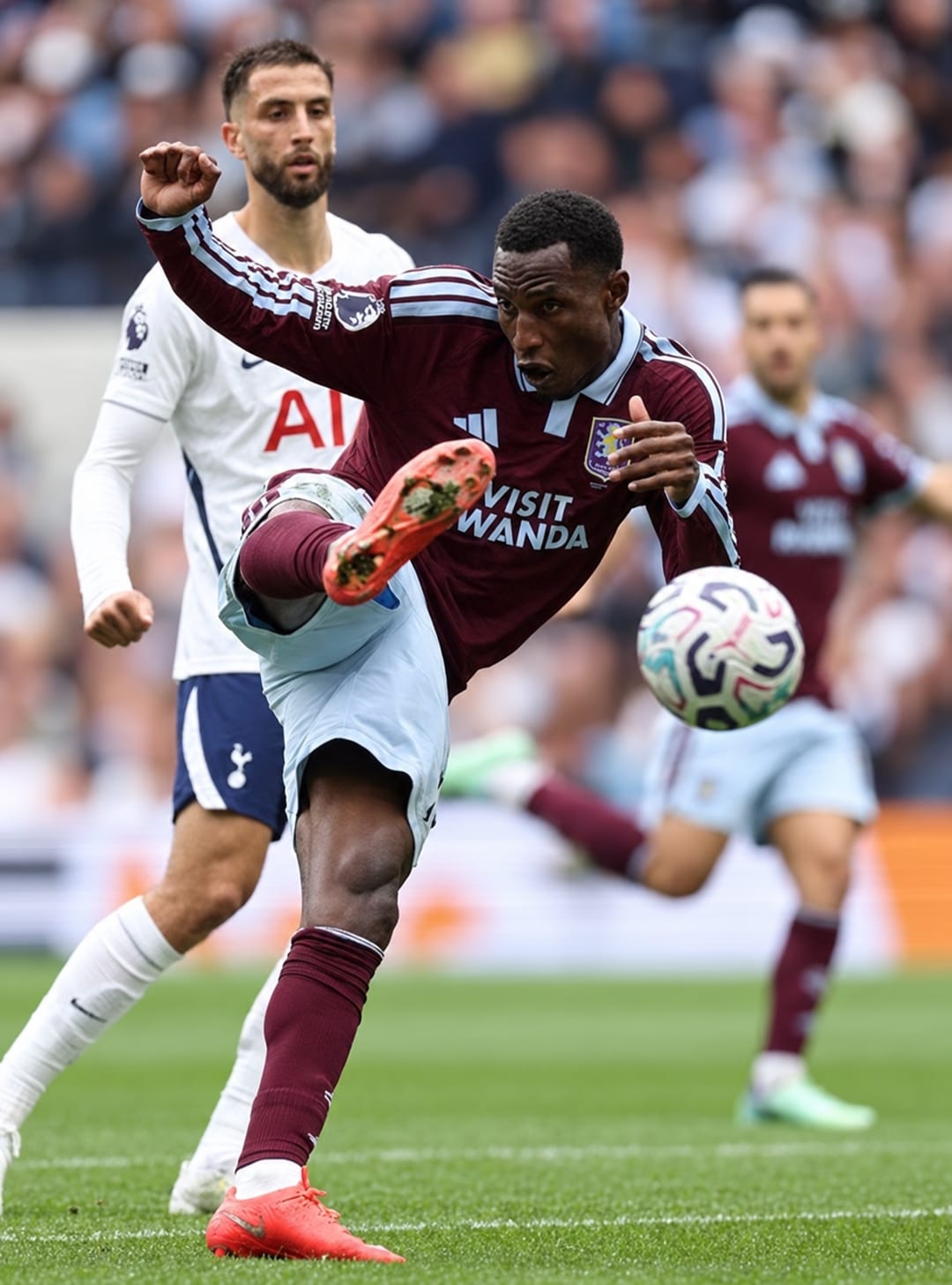 Aston Villa beat Tottenham 3-2 (2)
