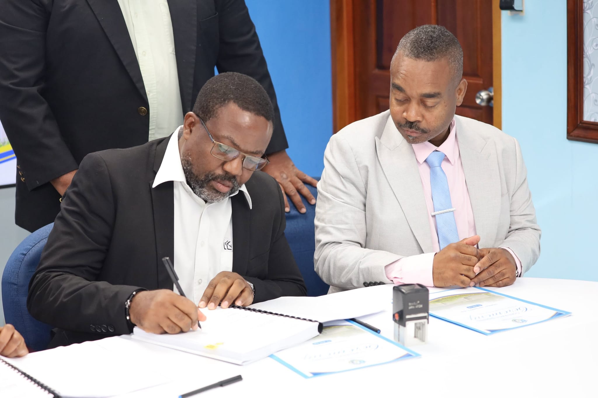 Contract signing #3