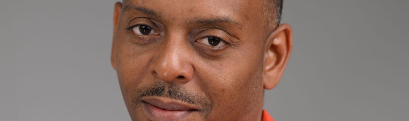 dwayne vaz