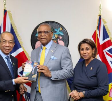 Exchange of Gifts between Jamaica and TCI with Premier and Governor receiving